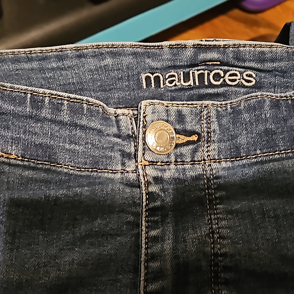 Maurice light washed blue jeans 16W short, slight narrowing at ankle.
